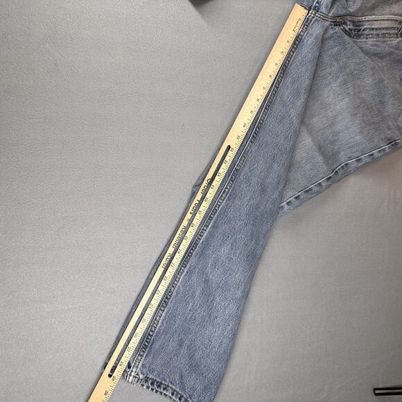 Levis 505 Jeans Mens 36x30 Blue Regular Fit Denim Medium Wash Classic Zip Fly - Picture 7 of 13